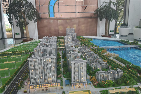 实验中学附近嘉和中央公馆电梯房94平三室68万可分期